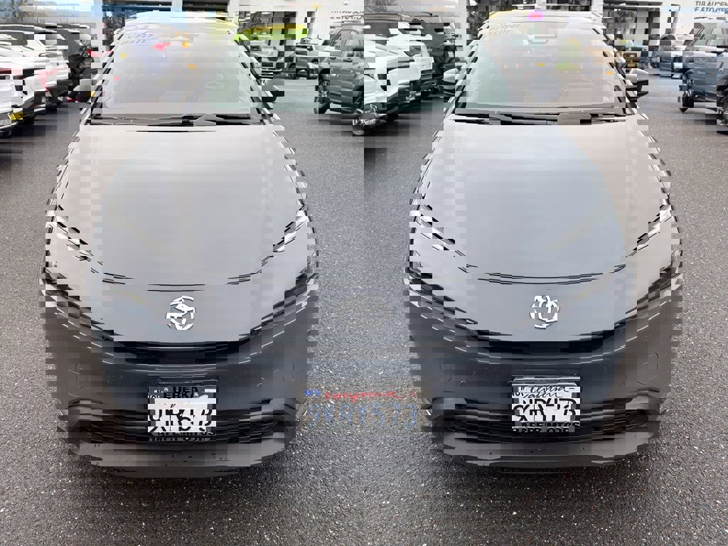 Used 2024 Toyota Prius LE image 9