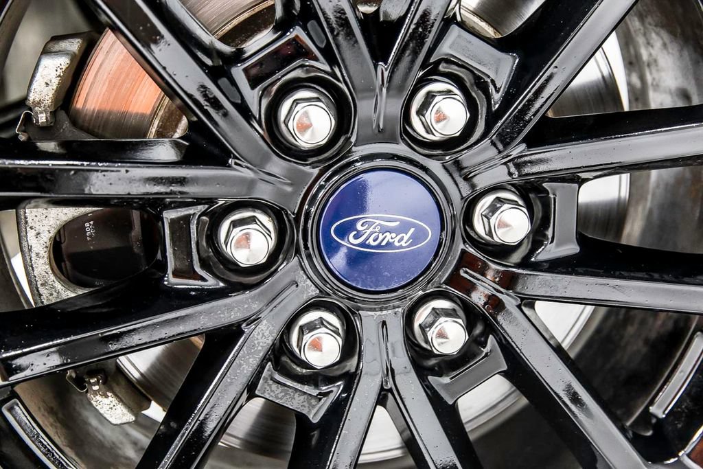 Used 2019 Ford F150 XLT w/ Equipment Group 302A Luxury AWD/4WD image 40