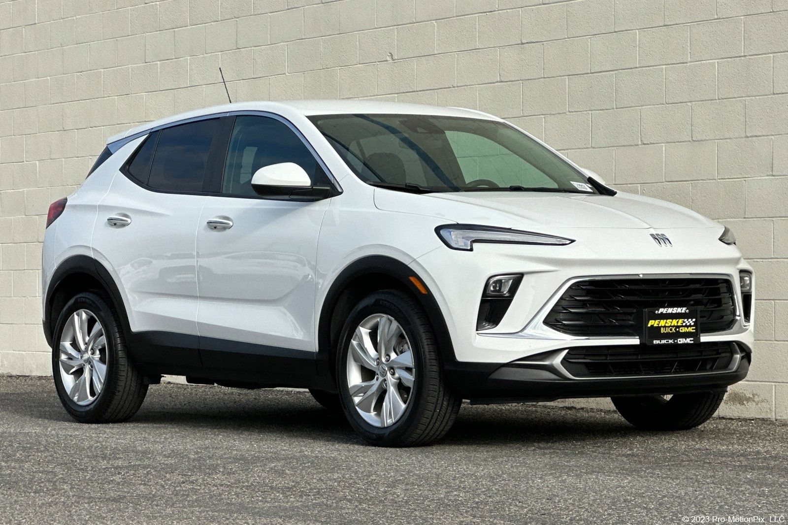 Certified 2024 Buick Encore GX Preferred FWD image 1
