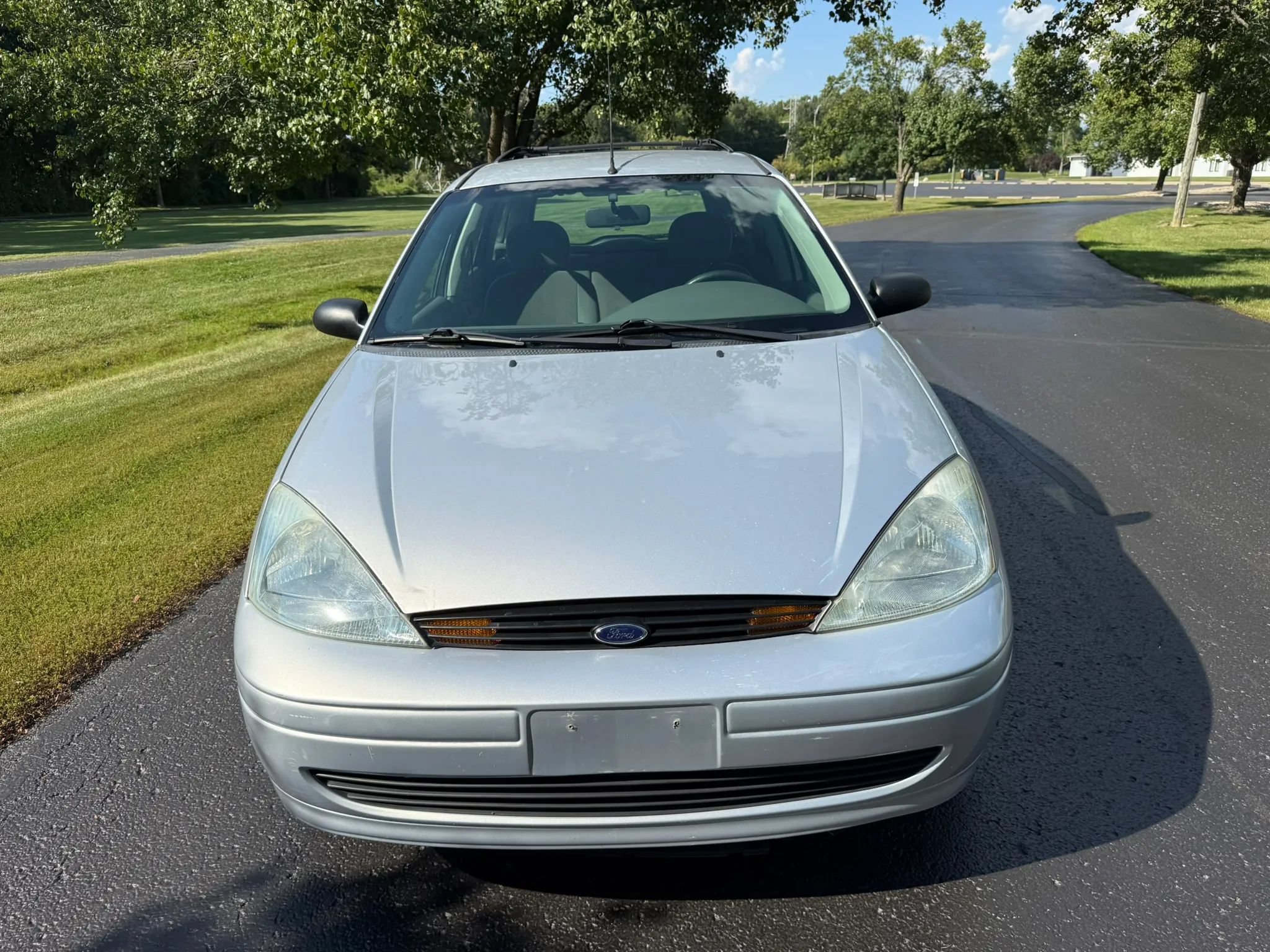 Used 2002 Ford Focus SE FWD image 2