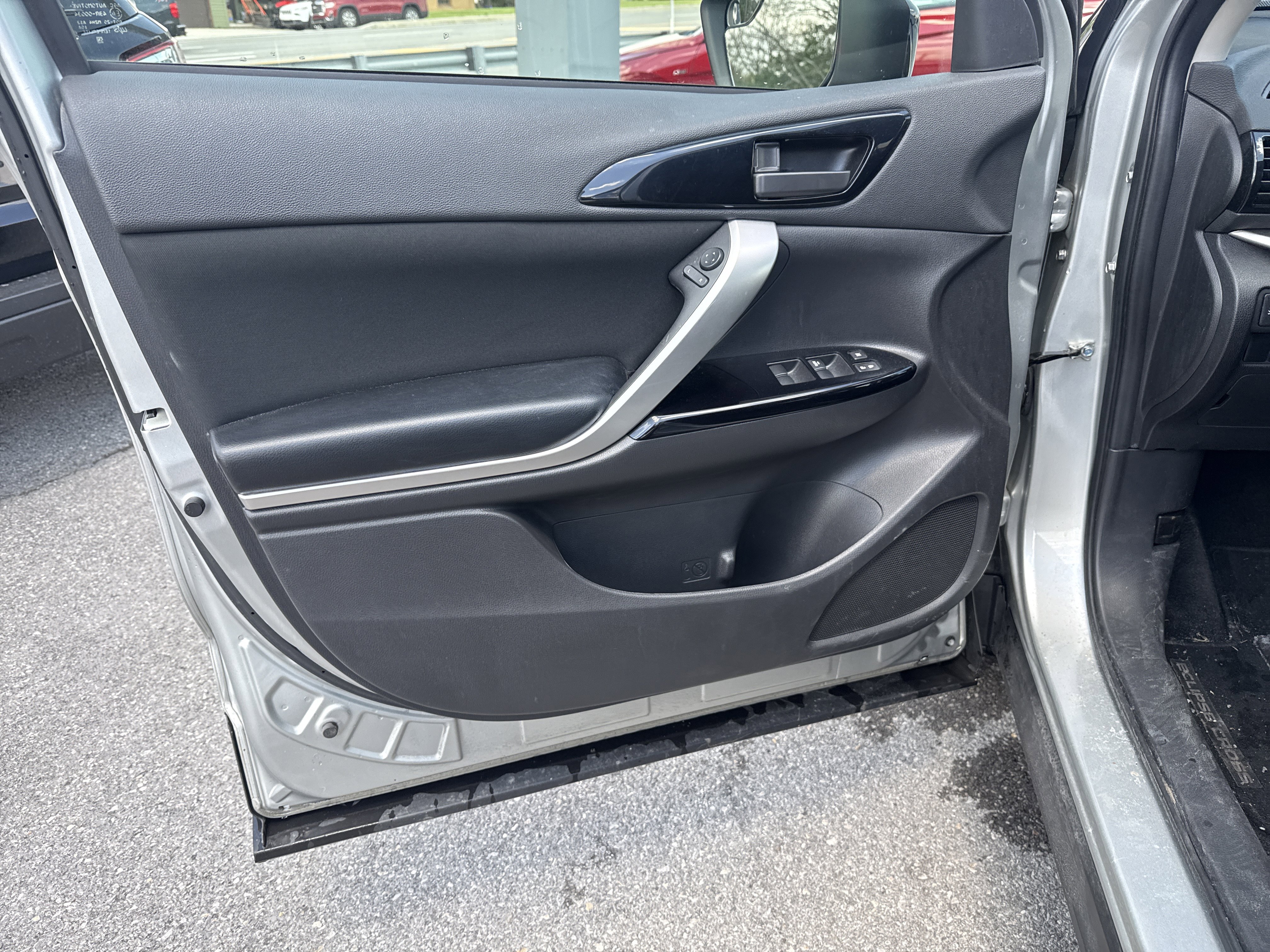 Used 2022 Mitsubishi Eclipse Cross LE AWD/4WD image 15