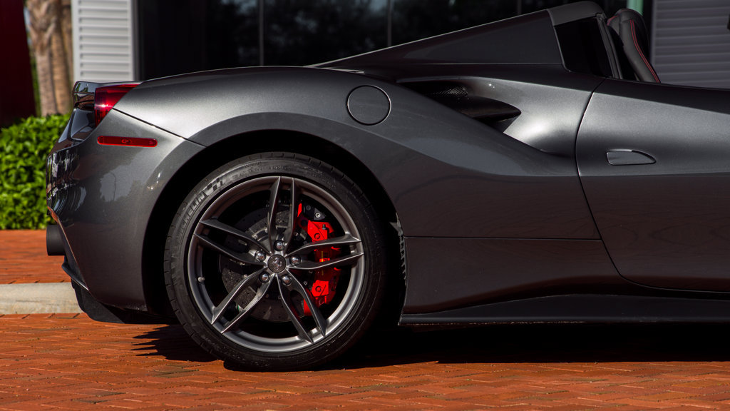 Used 2018 Ferrari 488 Spider RWD image 8