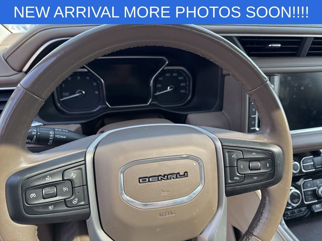 Used 2021 GMC Yukon XL Denali w/ Denali Premium Package image 16