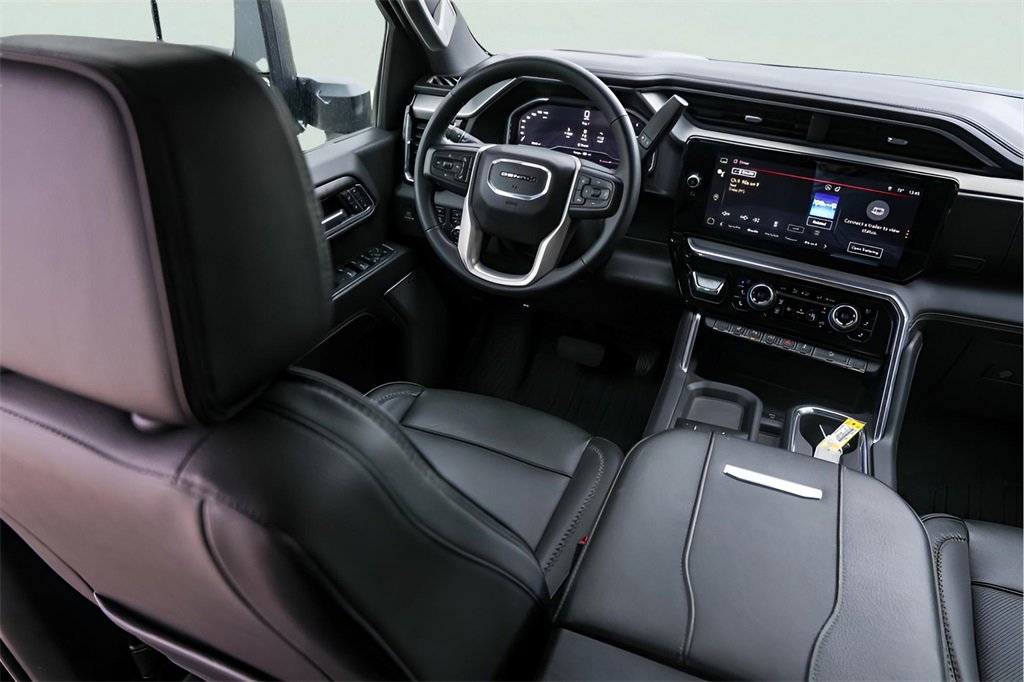 Used 2024 GMC Sierra 3500 Denali w/ Denali Reserve Package image 29
