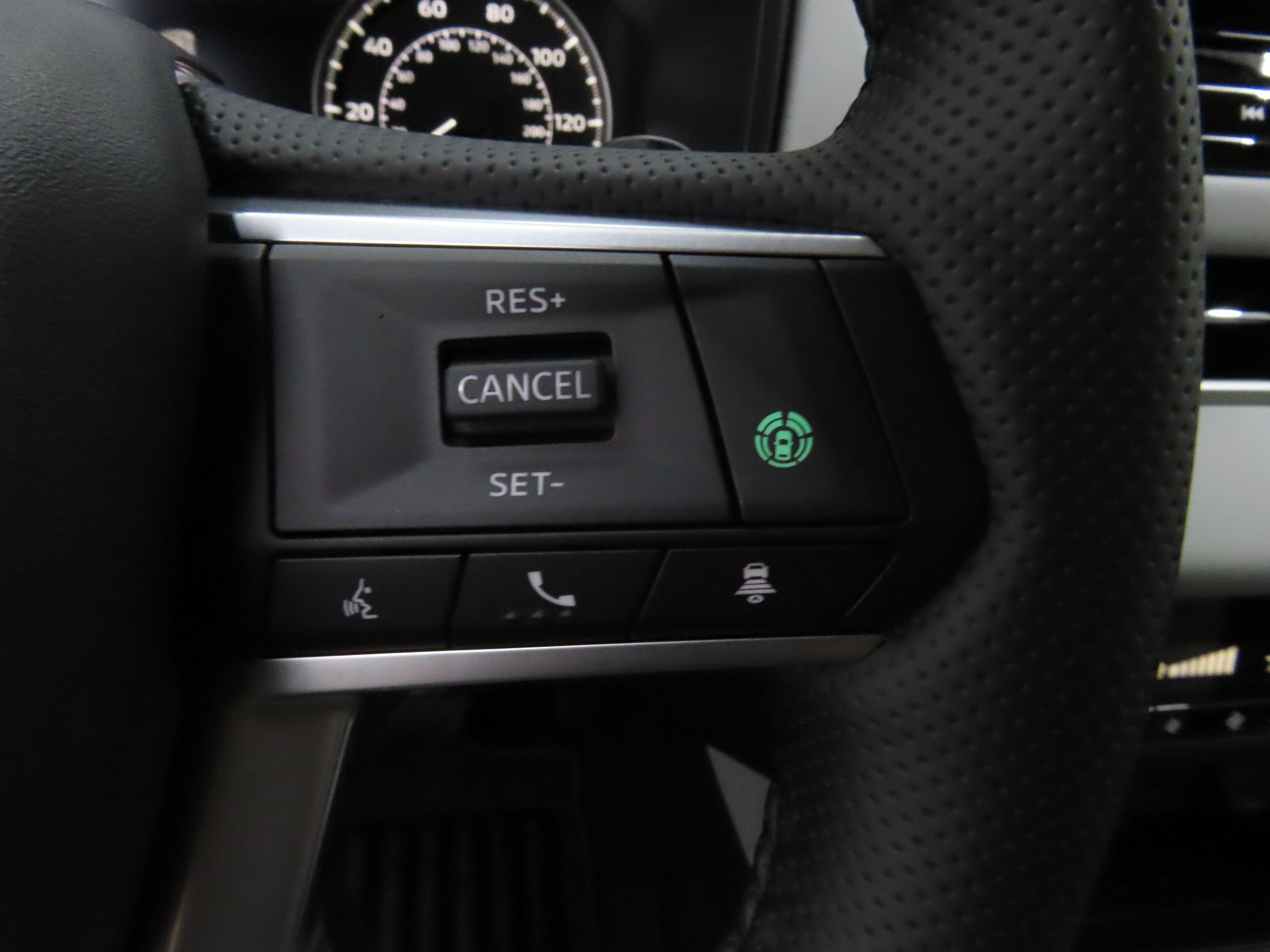 New 2025 Mitsubishi Outlander SE image 10