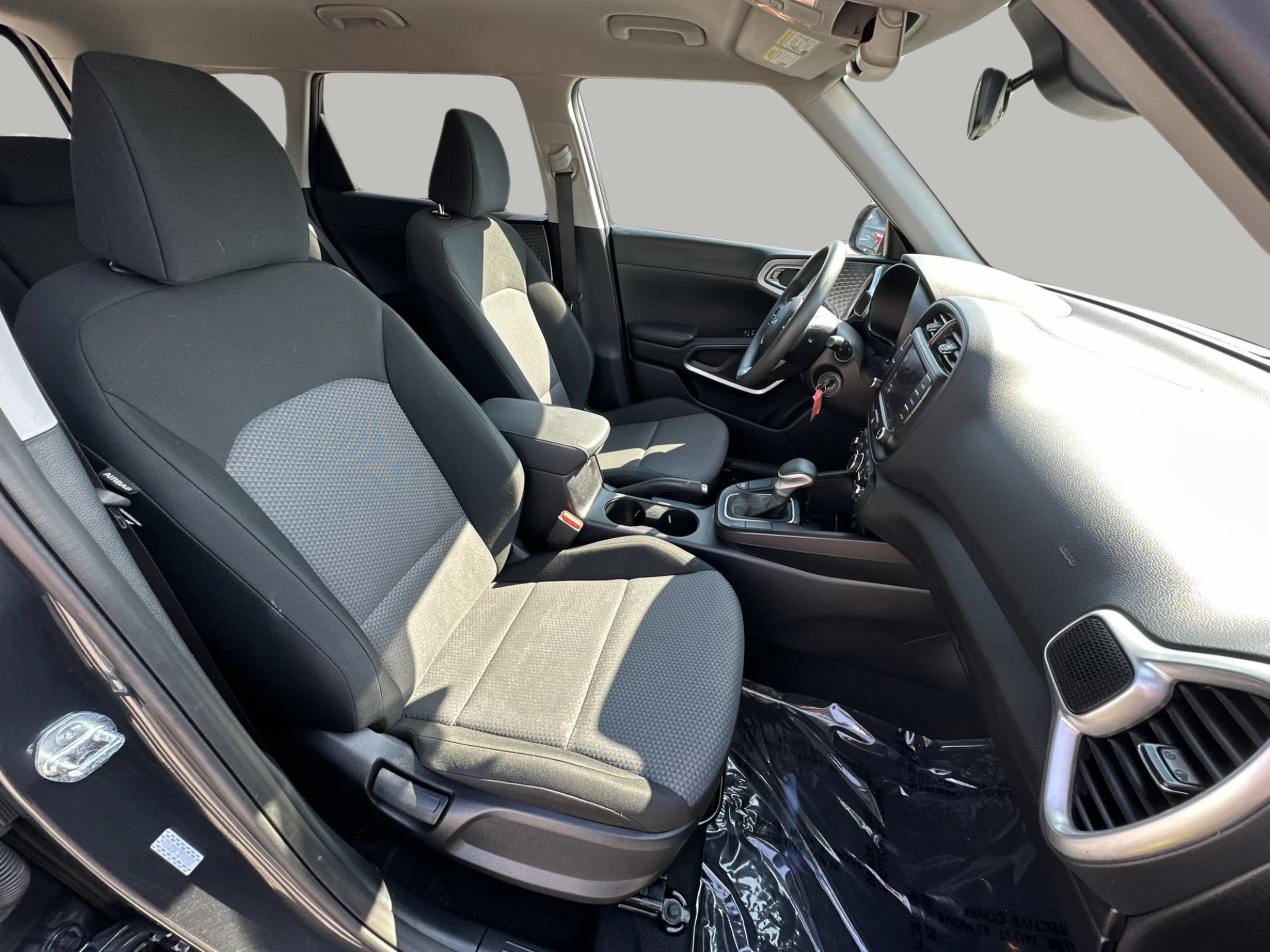 Used 2025 Kia Soul LX FWD image 24