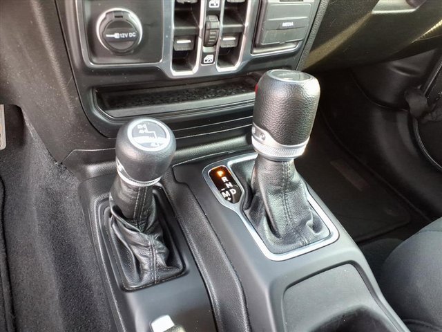 Used 2023 Jeep Gladiator Sport image 11