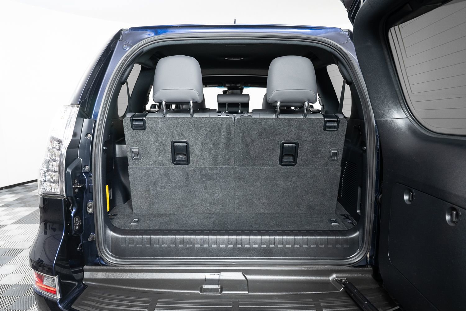 Used 2021 Lexus GX 460 Premium w/ Premium Package image 21