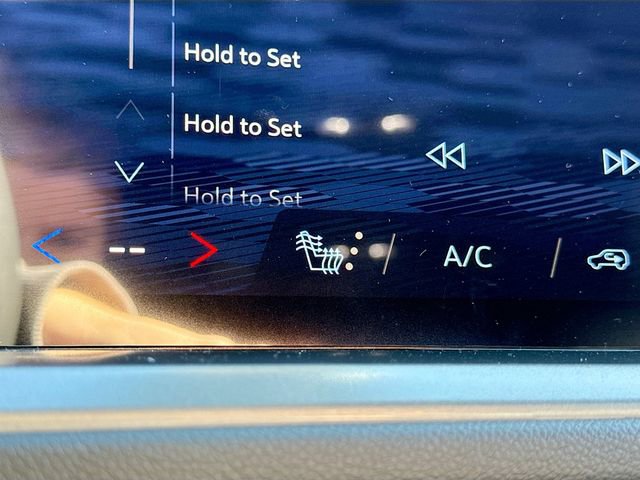 New 2026 Chevrolet Traverse LT w/ Midnight/Sport Edition image 21