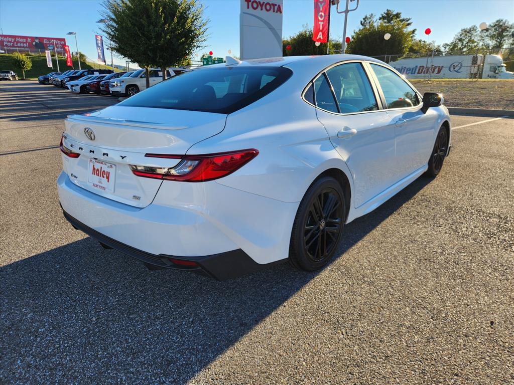 Certified 2025 Toyota Camry SE FWD image 4