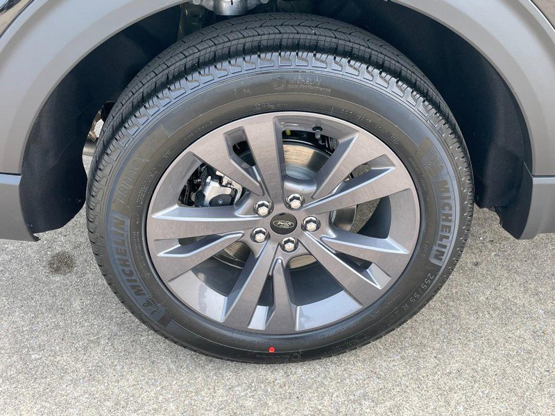 New 2025 Ford Explorer Active w/ Active Comfort Package image 9