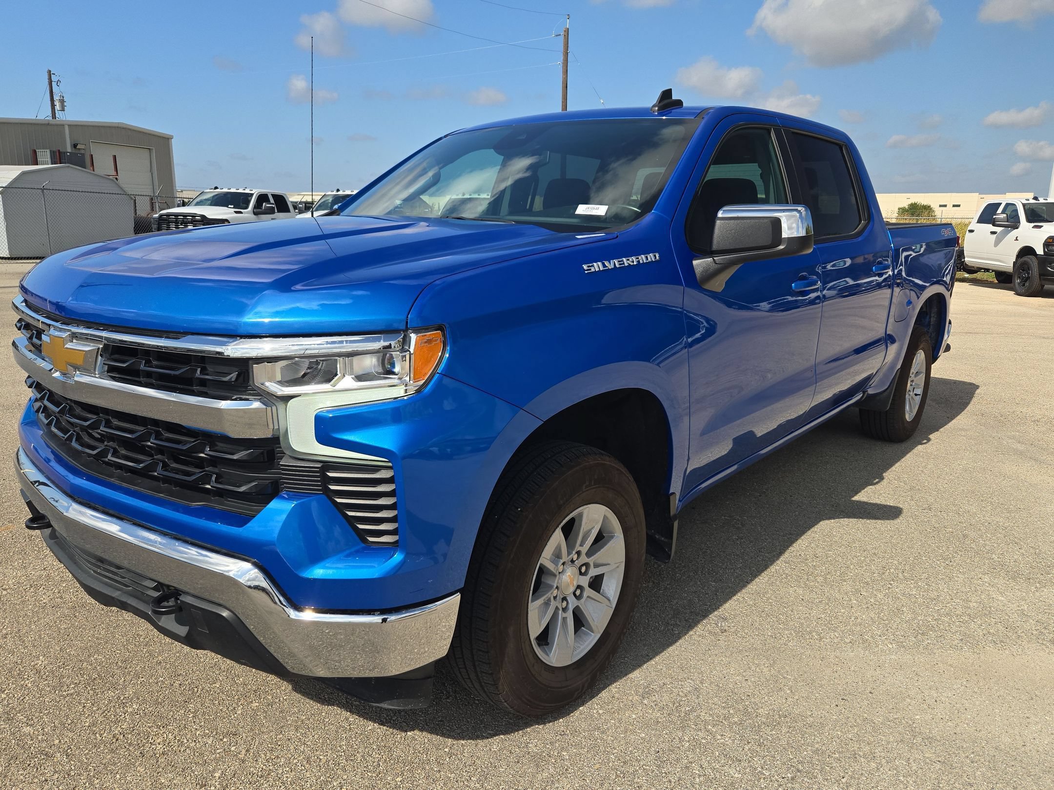 Used 2025 Chevrolet Silverado 1500 LT AWD/4WD image 7