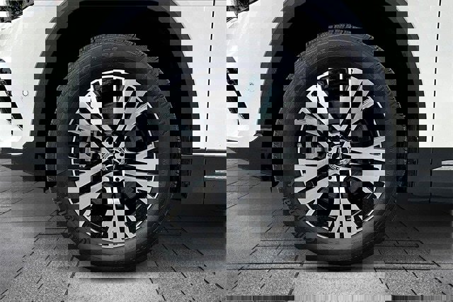 Certified 2025 Mercedes-Benz GLA 250 4MATIC image 37