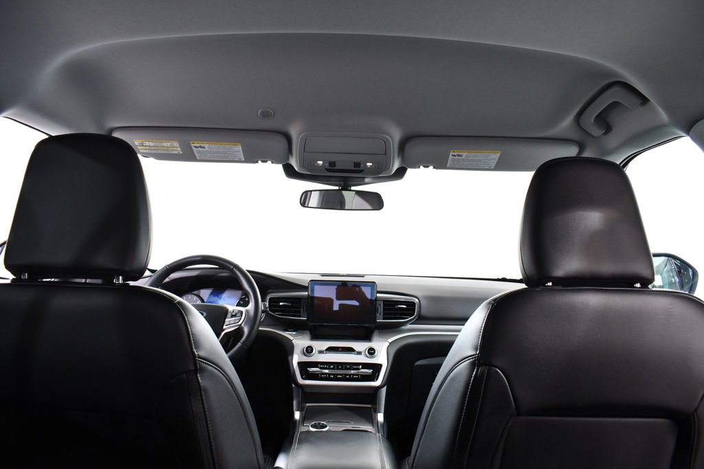 Used 2023 Ford Explorer XLT w/ Equipment Group 202A image 17