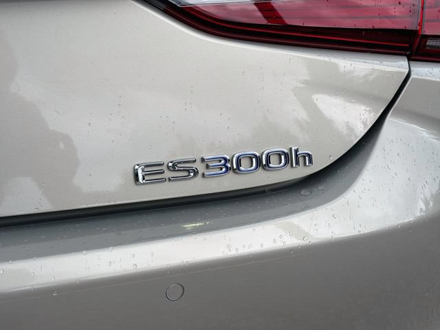 Used 2022 Lexus ES 300h w/ Premium Package FWD image 11