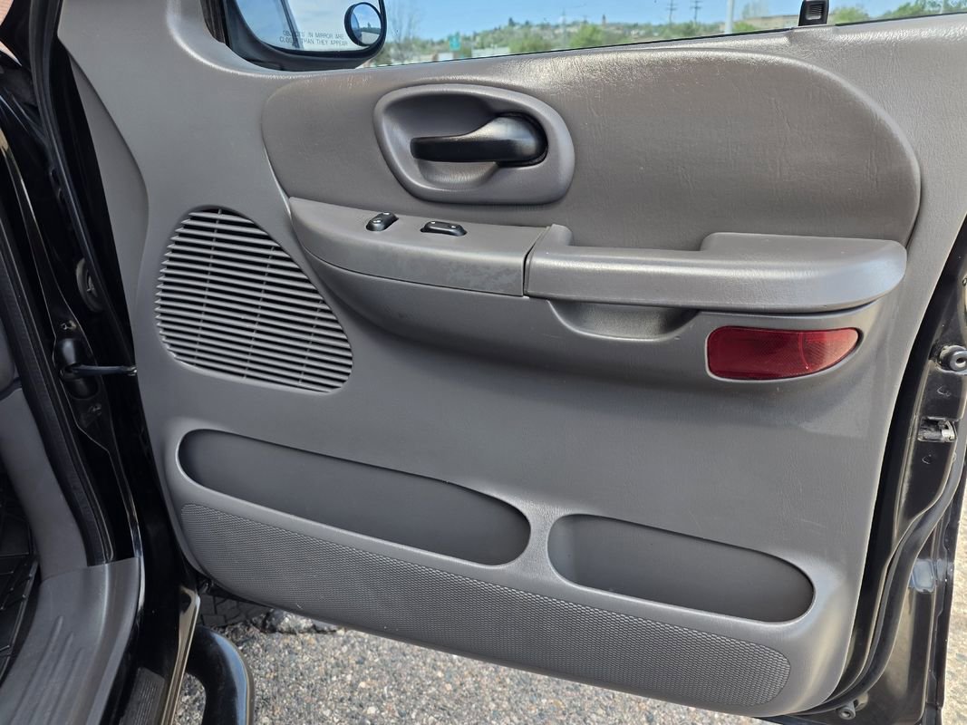 Used 2003 Ford F150 XLT AWD/4WD image 17