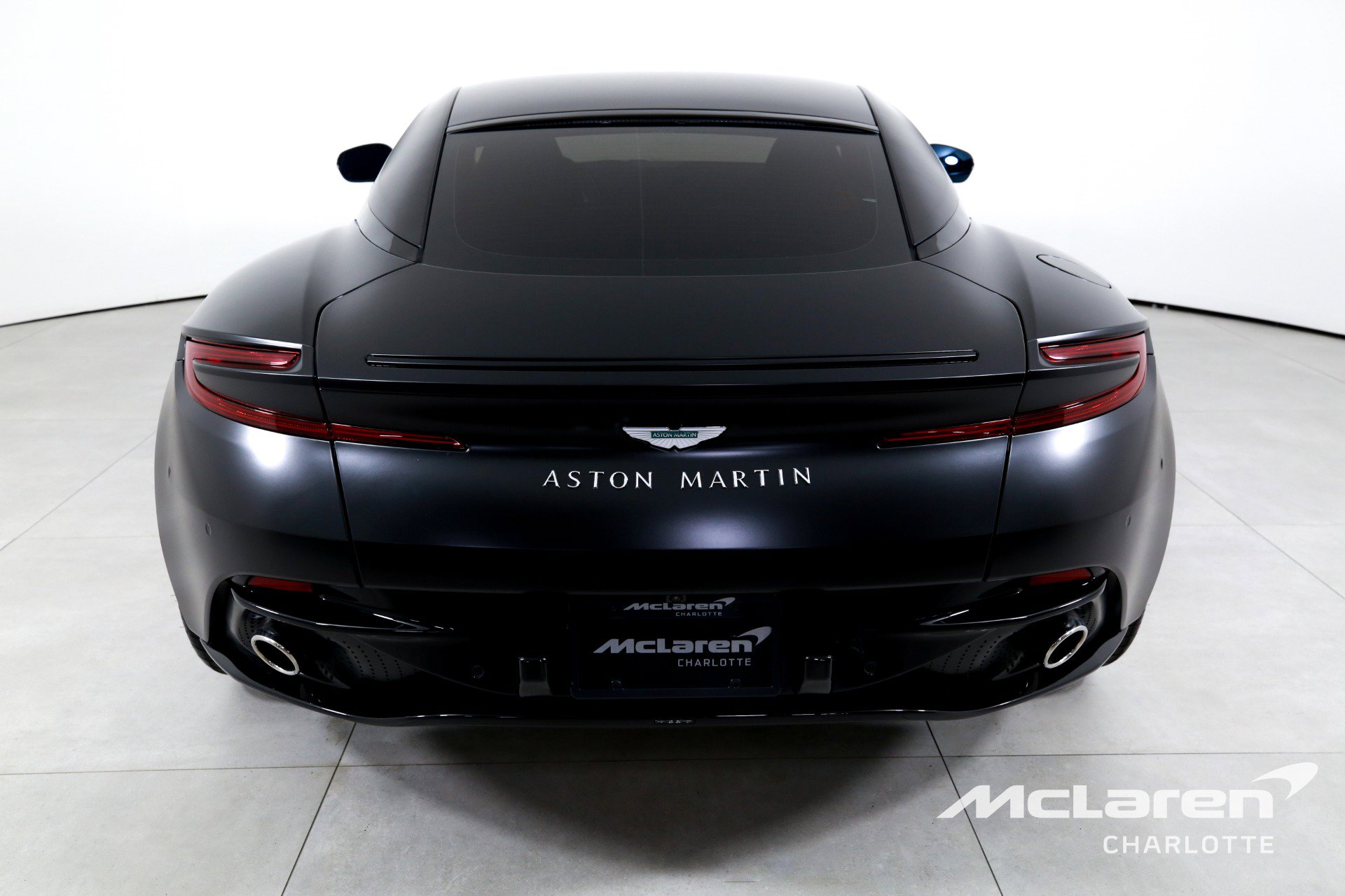 Used 2024 Aston Martin DB12 Coupe image 7