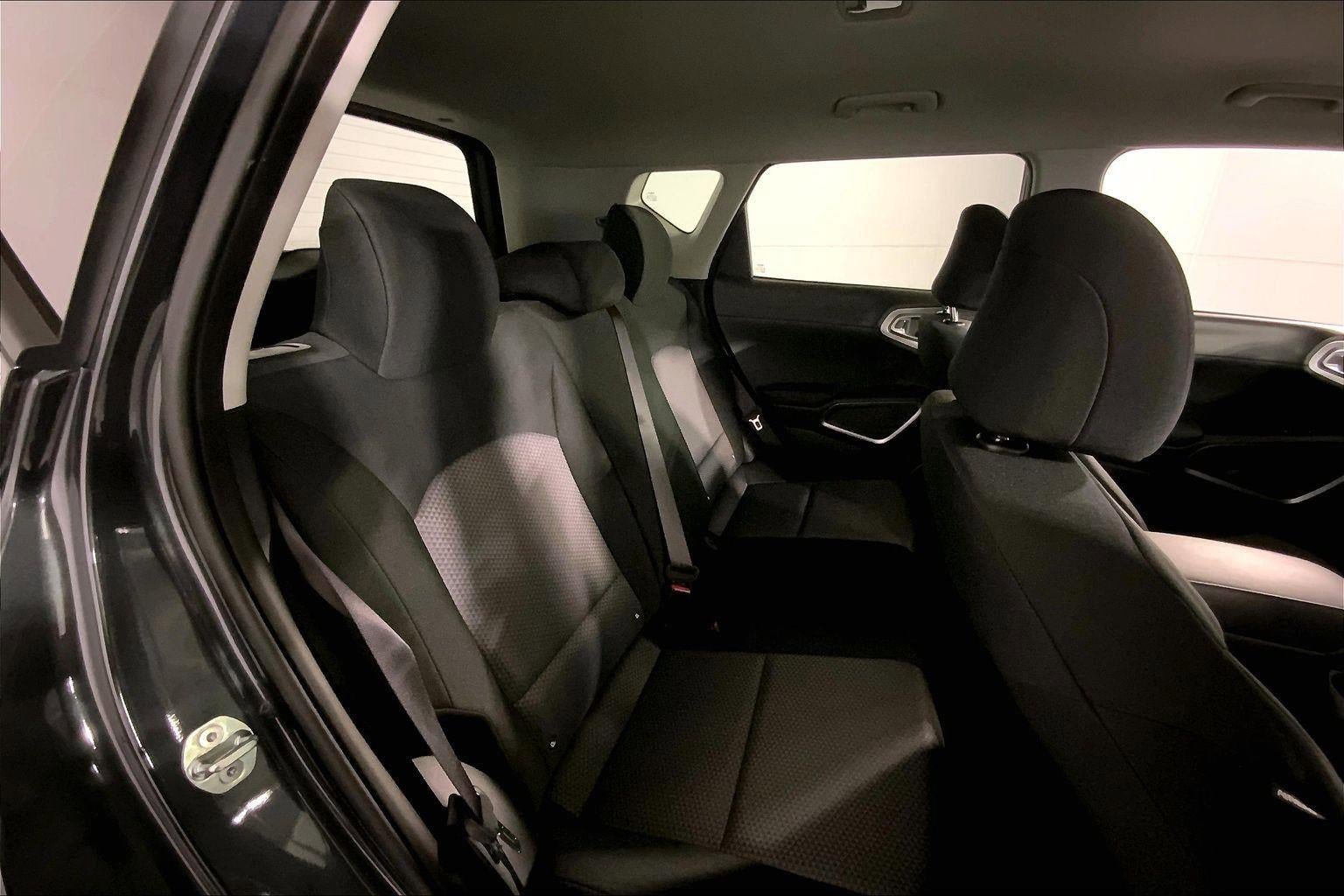 Certified 2025 Kia Soul LX FWD image 23