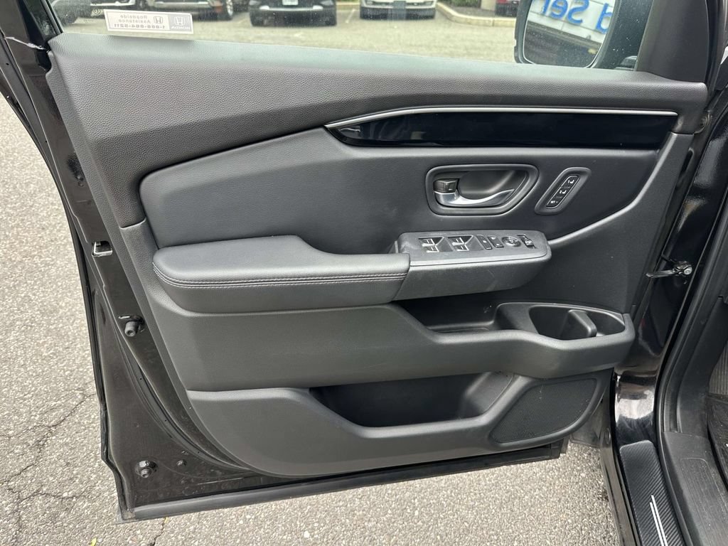 Used 2023 Honda Pilot Touring image 13