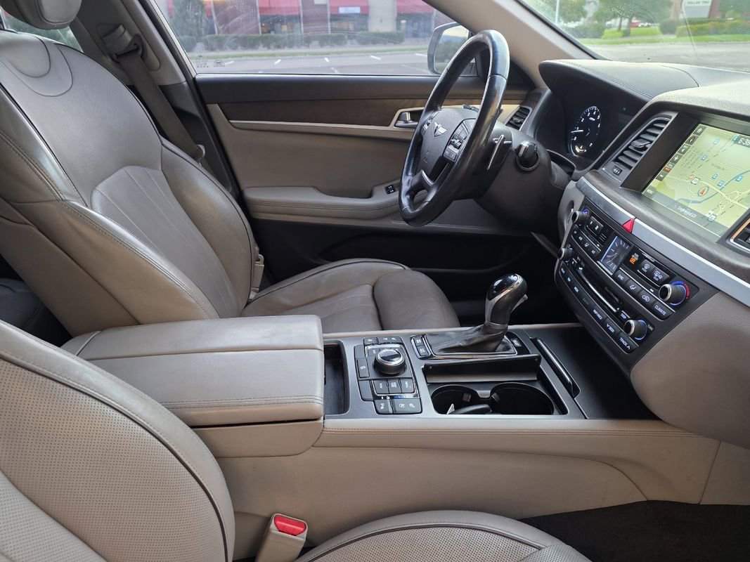 Used 2015 Hyundai Genesis 3.8 w/ Option Group 04 image 30