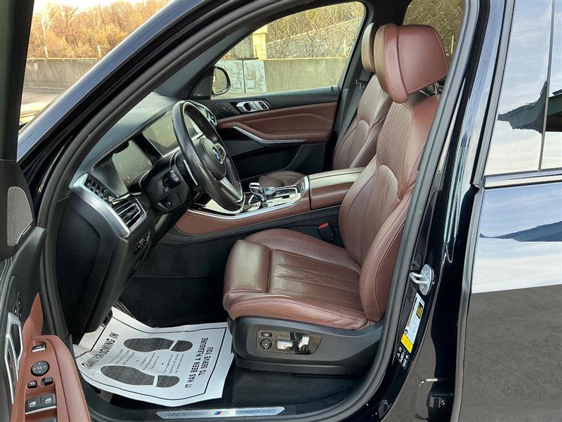 Used 2019 BMW X5 xDrive50i w/ M Sport Package image 32