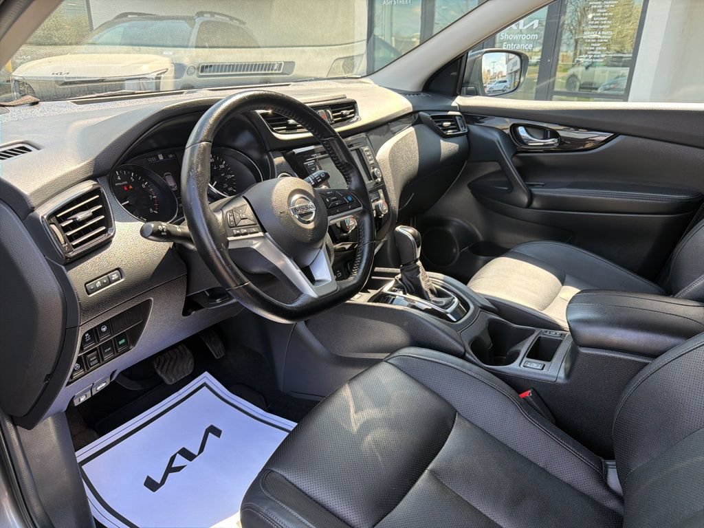 Used 2022 Nissan Rogue Sport SL AWD/4WD image 29