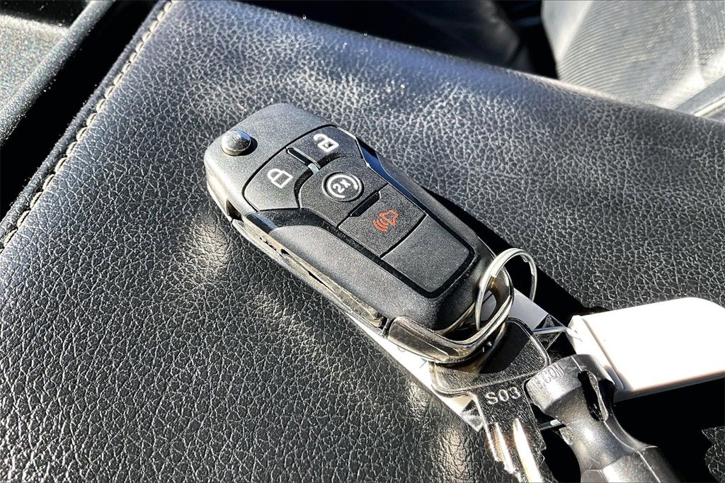 Certified 2019 Ford F250 Lariat w/ Chrome Package image 11