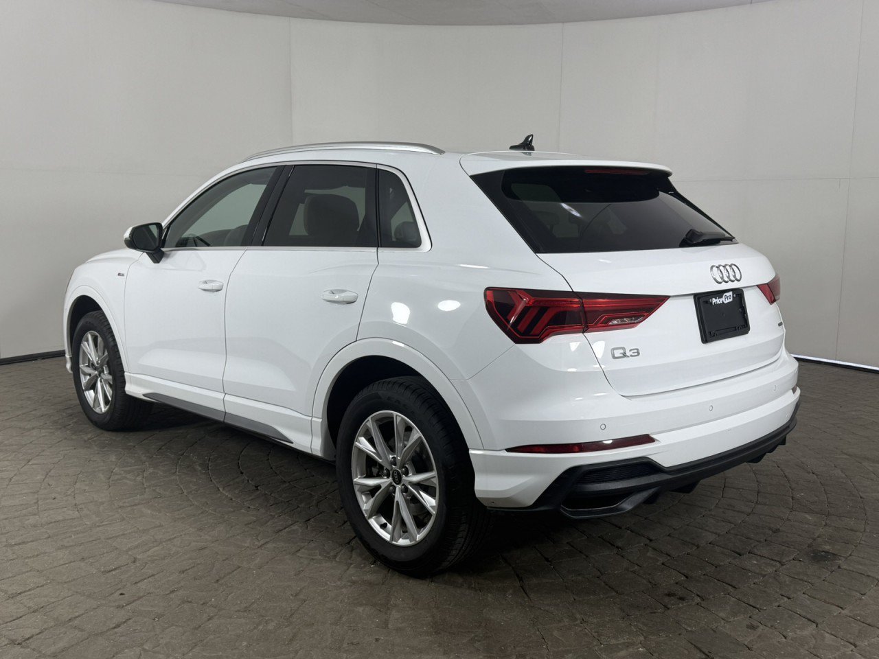 Used 2025 Audi Q3 2.0T Premium Plus w/ Premium Plus Package AWD/4WD image 5