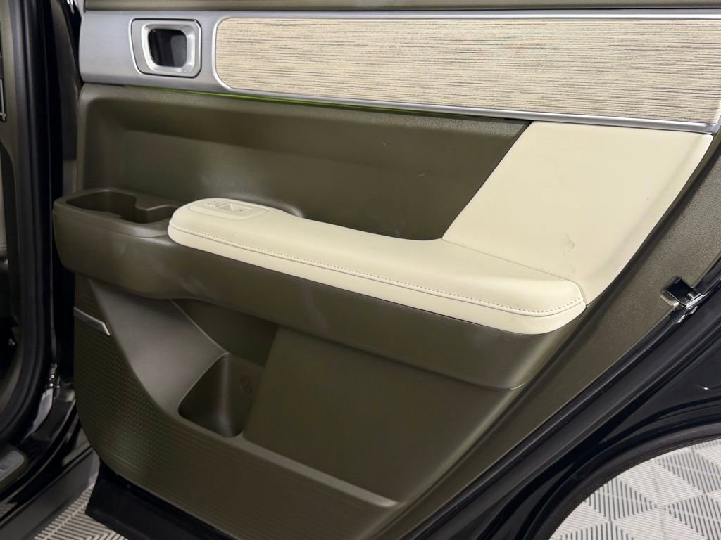 Used 2025 Hyundai Santa Fe Calligraphy image 30
