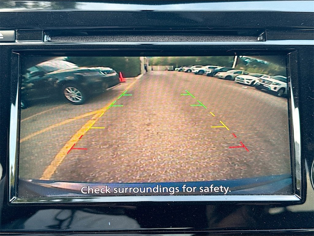 Used 2018 Nissan Rogue SV image 13