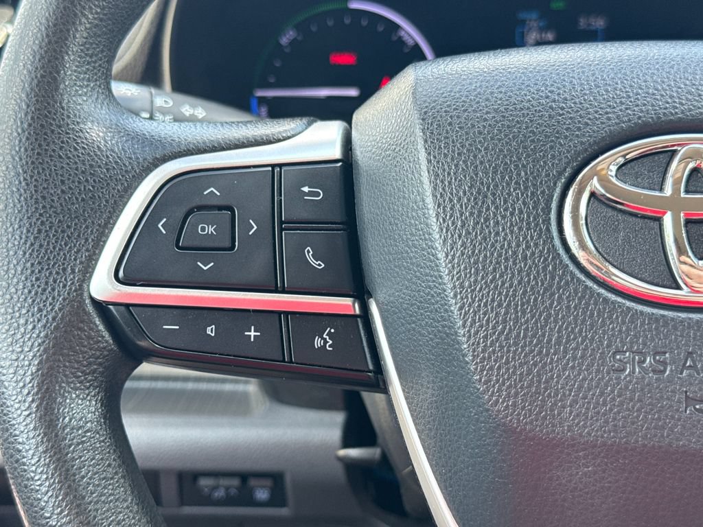 Used 2021 Toyota Sienna LE AWD/4WD image 18