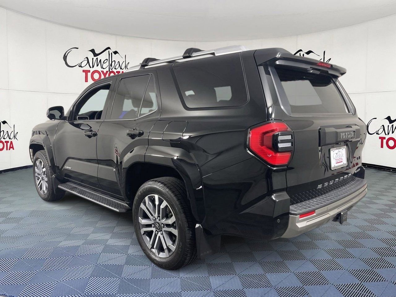 Used 2025 Toyota 4Runner Limited w/ Tow Technology Package AWD/4WD image 5
