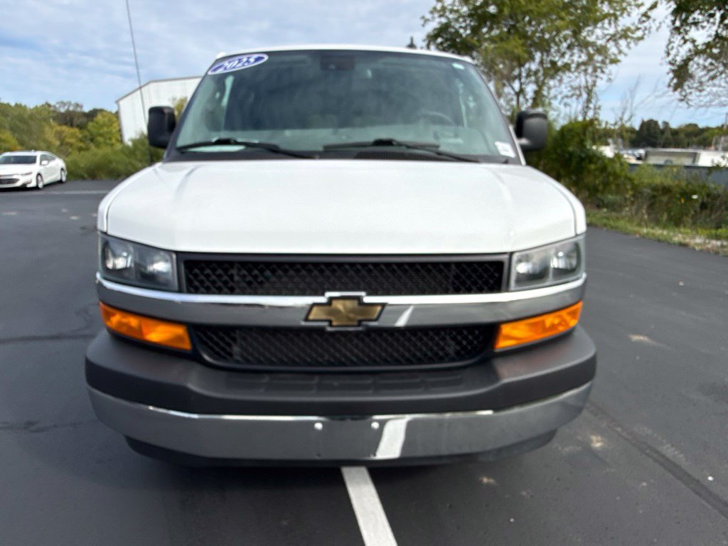 Used 2025 Chevrolet Express 3500 LT w/ LT Preferred Equipment Group RWD image 4