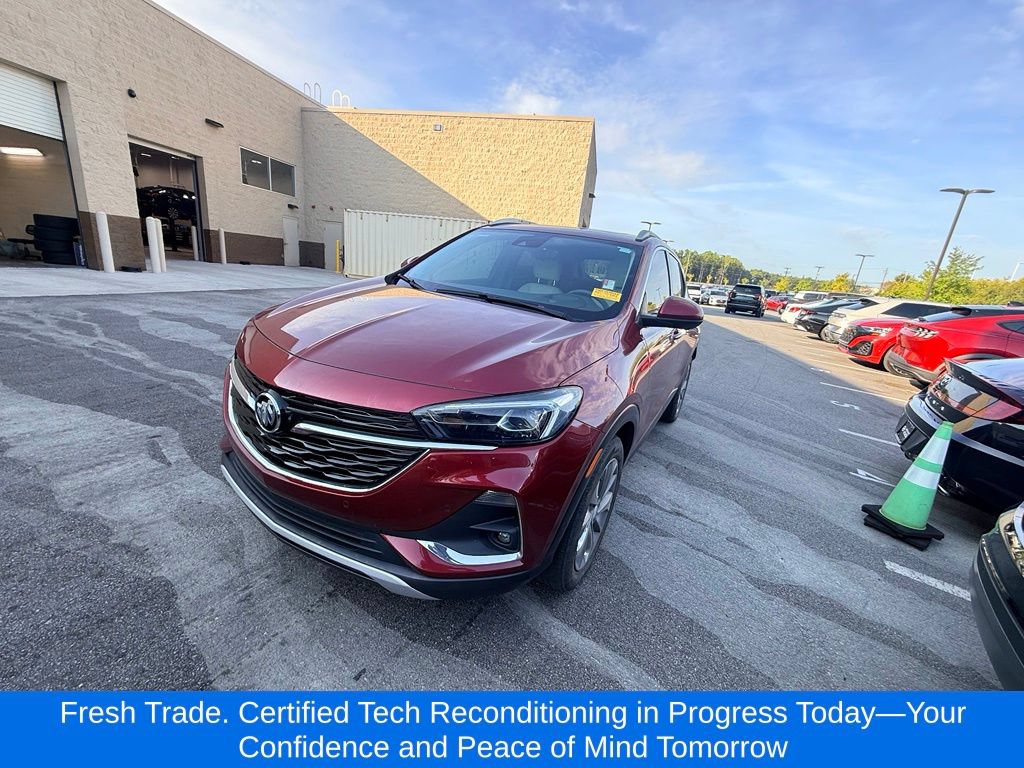 Used 2022 Buick Encore GX Essence w/ Advanced Technology Package FWD image 1