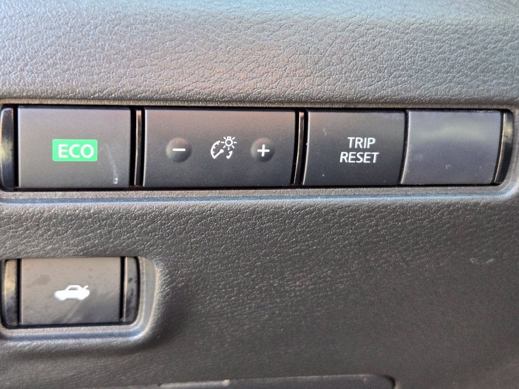 Used 2025 Nissan Sentra SR w/ Trunk Package FWD image 24
