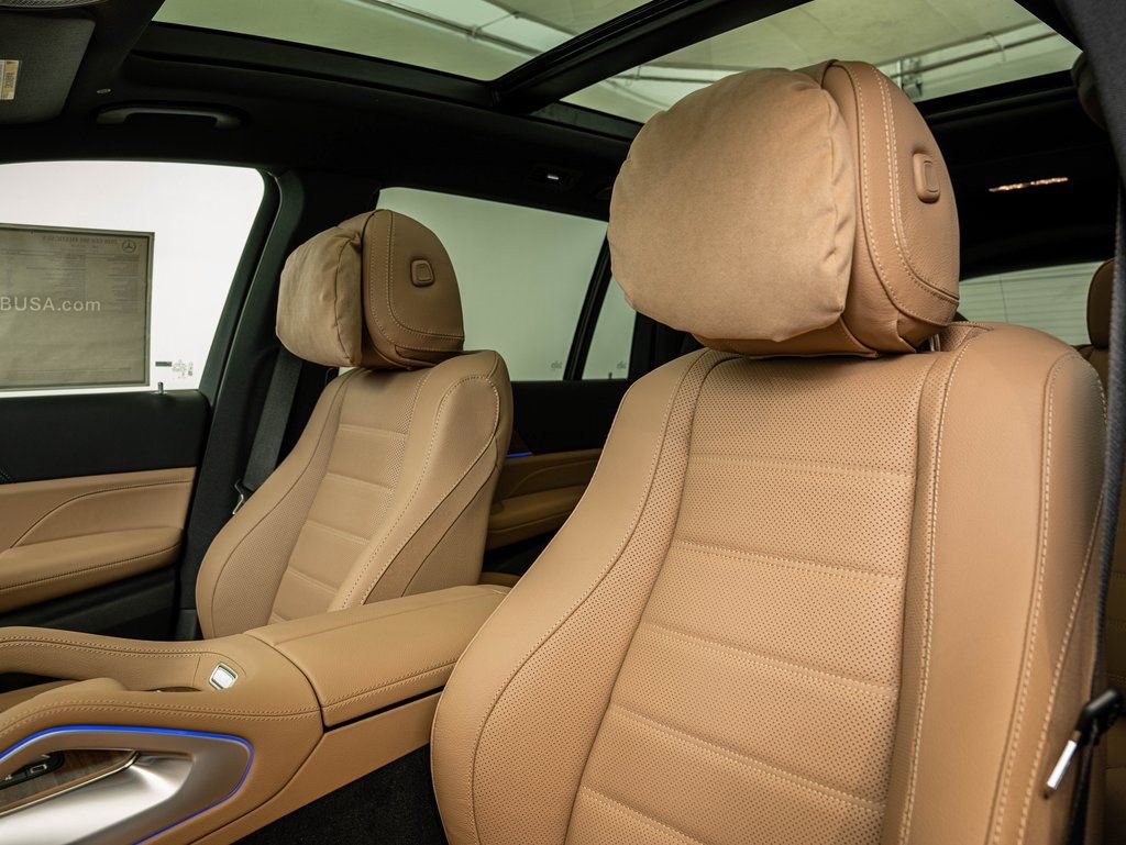 New 2026 Mercedes-Benz GLS 580 4MATIC image 33