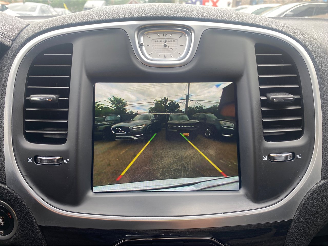 Used 2020 Chrysler 300 Touring w/ Sport Appearance Package image 31
