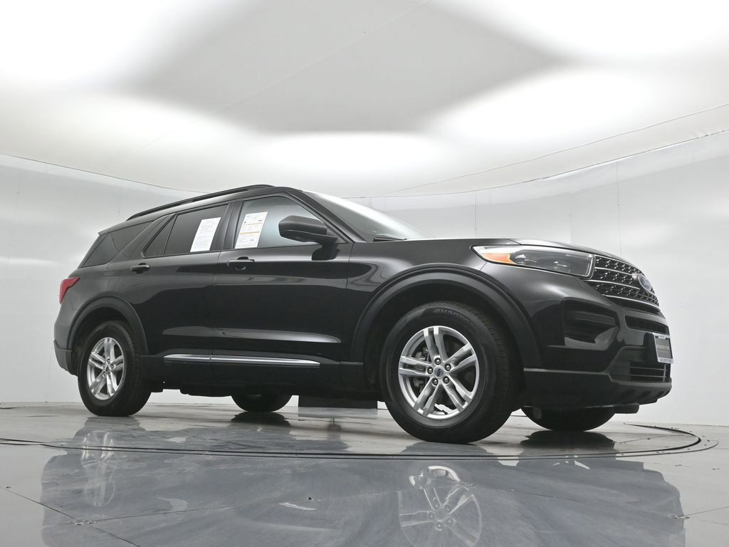 Certified 2022 Ford Explorer XLT image 4