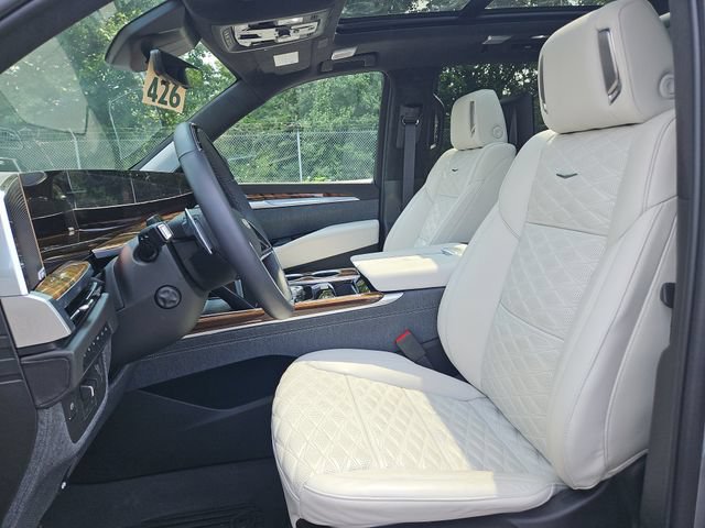 Certified 2026 Cadillac Escalade Platinum Sport w/ LPO, ONYX Package AWD/4WD image 26