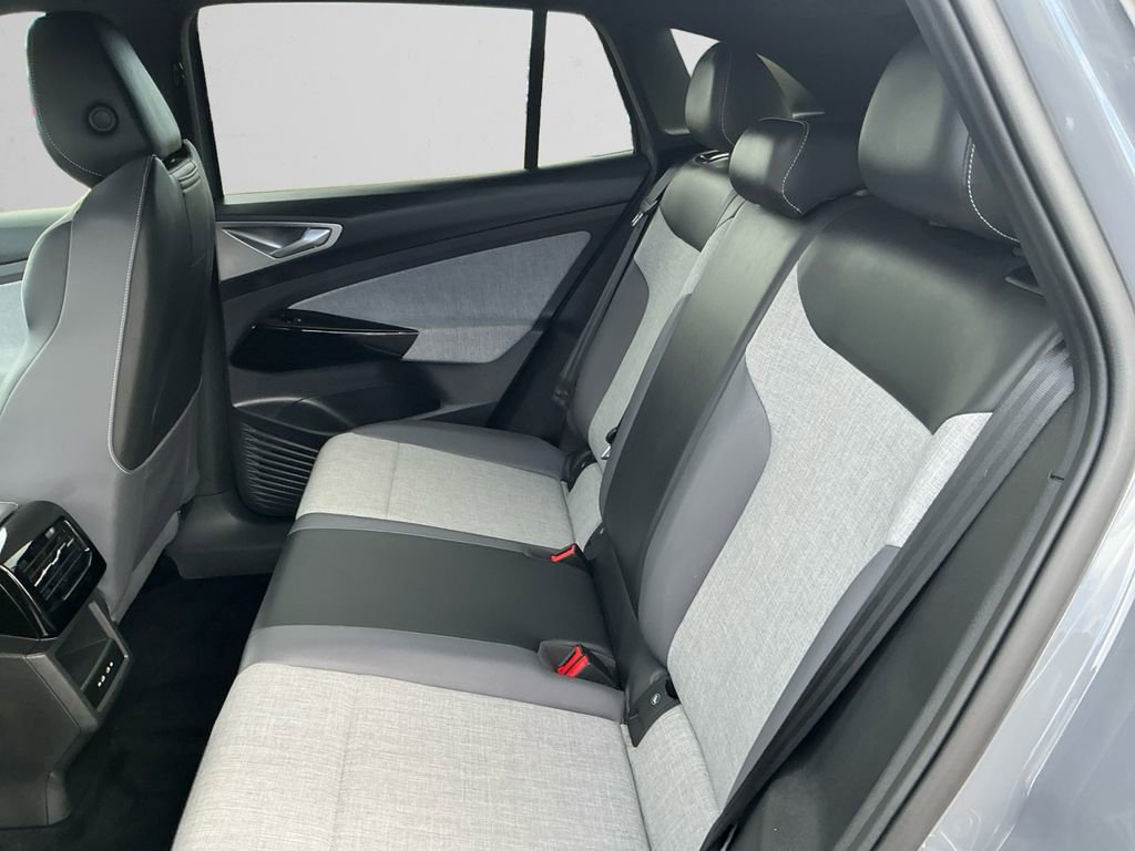 Used 2024 Volkswagen ID.4 2WD image 13