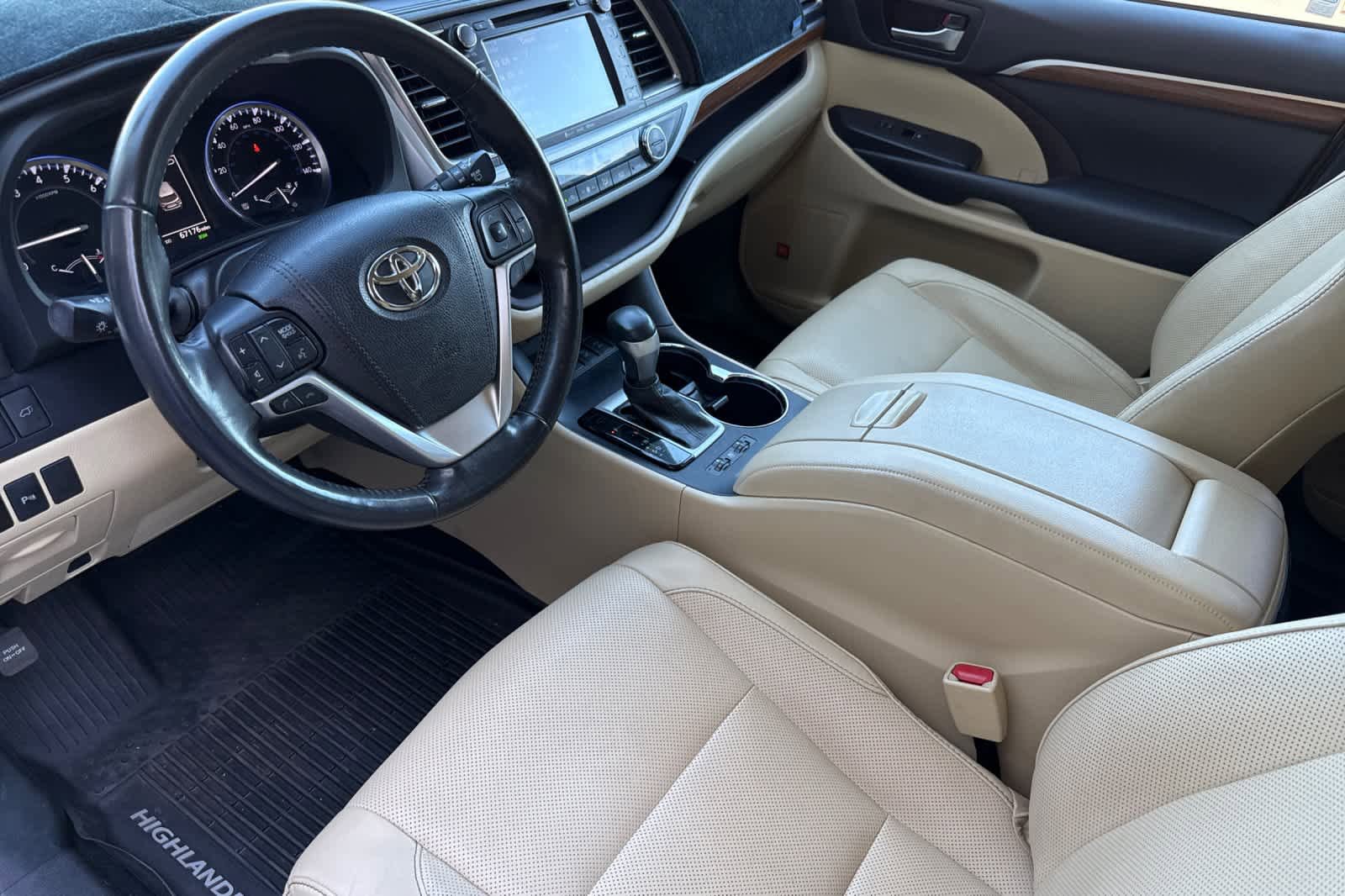 Used 2019 Toyota Highlander Limited Platinum AWD/4WD image 9