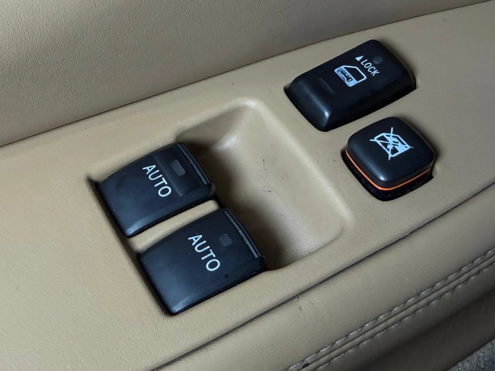 Used 2007 Lexus SC 430 Convertible RWD image 22