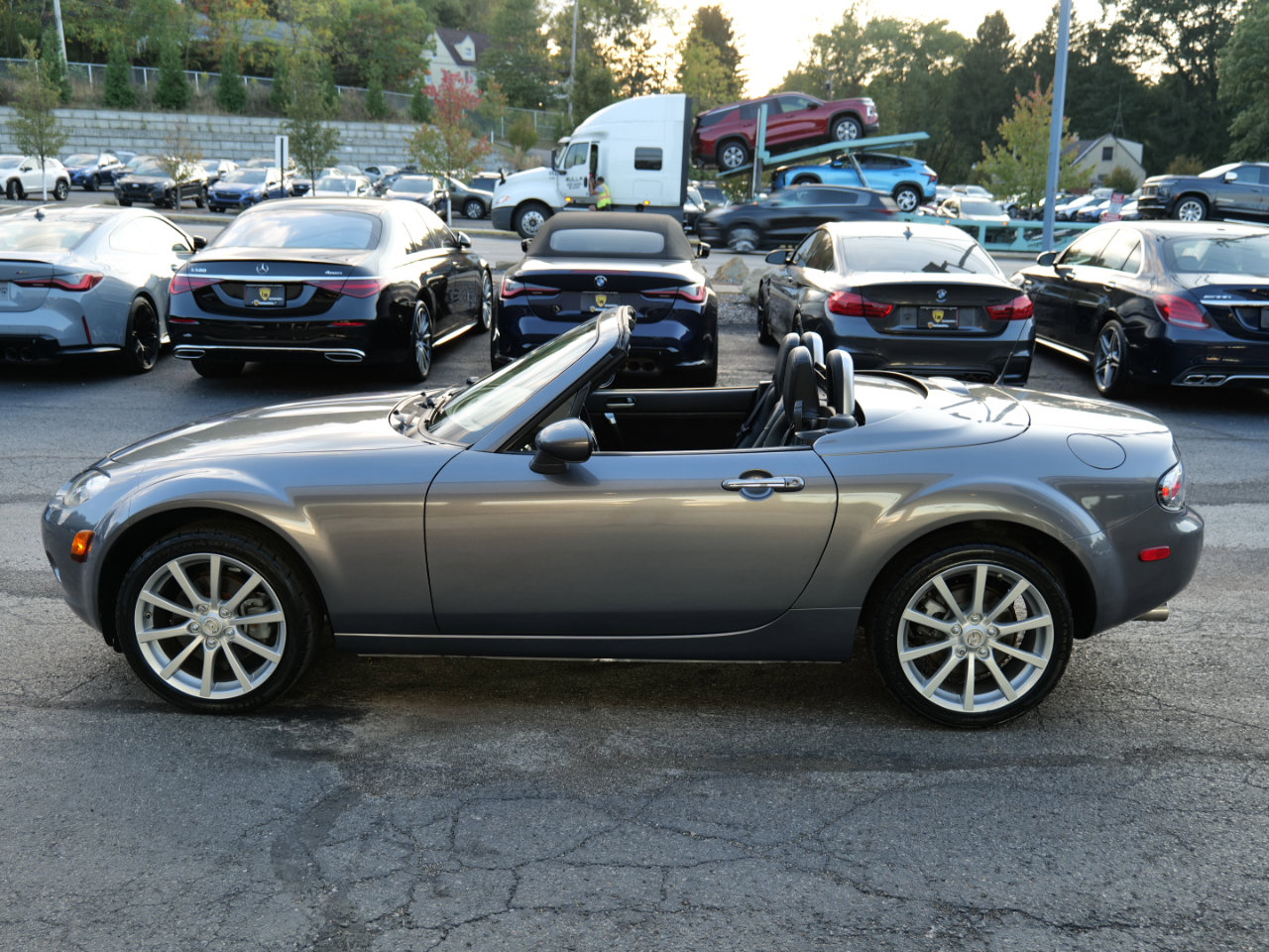Used 2008 MAZDA MX-5 Miata Grand Touring w/ Premium Pkg image 8