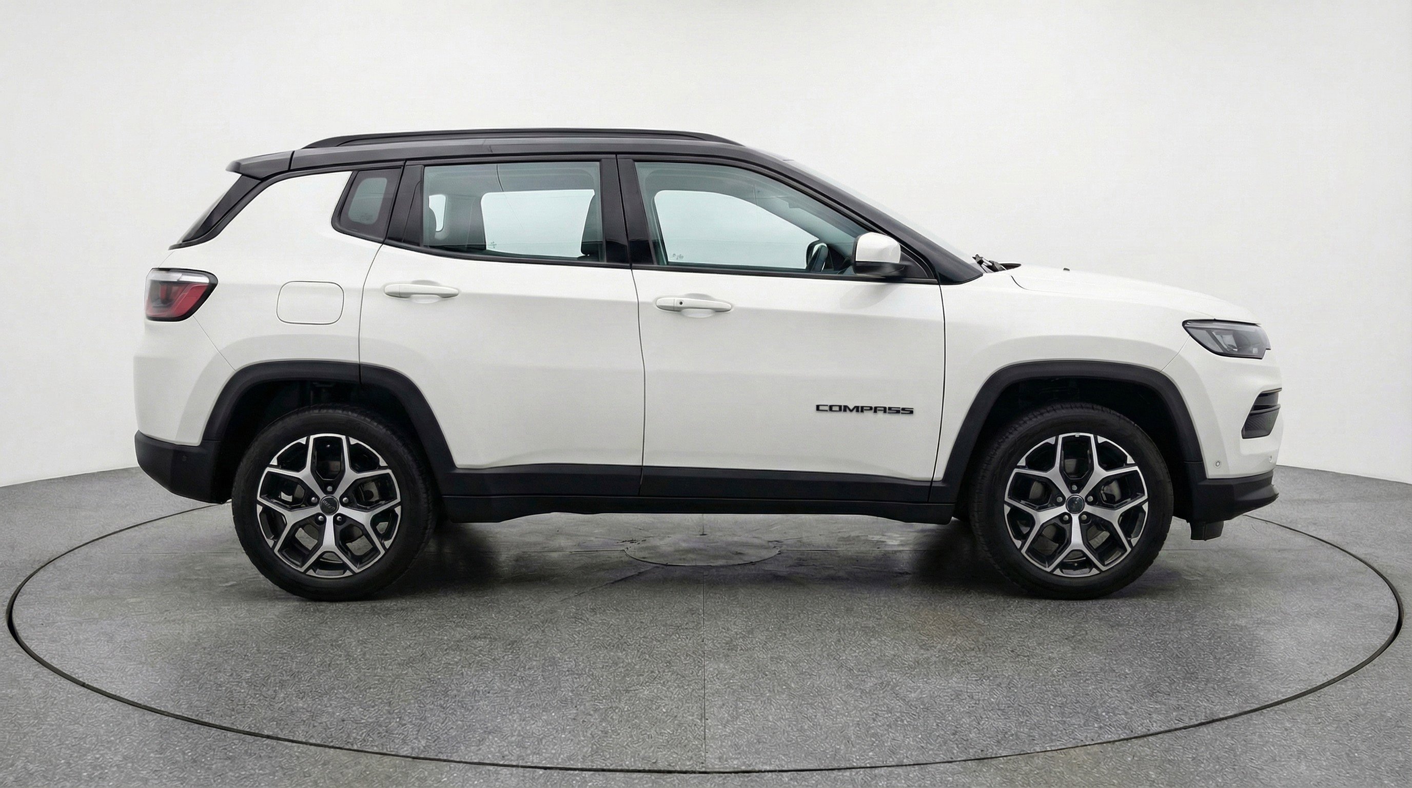 Used 2025 Jeep Compass Limited image 11