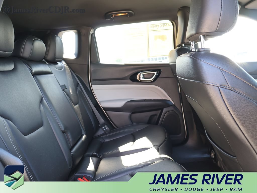 Used 2025 Jeep Compass Limited AWD/4WD image 12