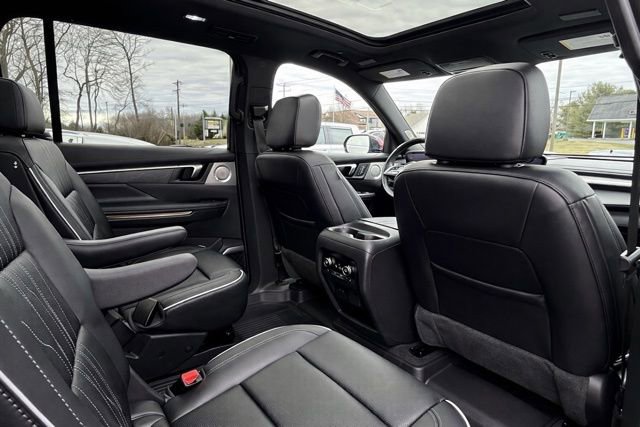 Used 2025 Buick Enclave Avenir w/ Super Cruise Package image 19