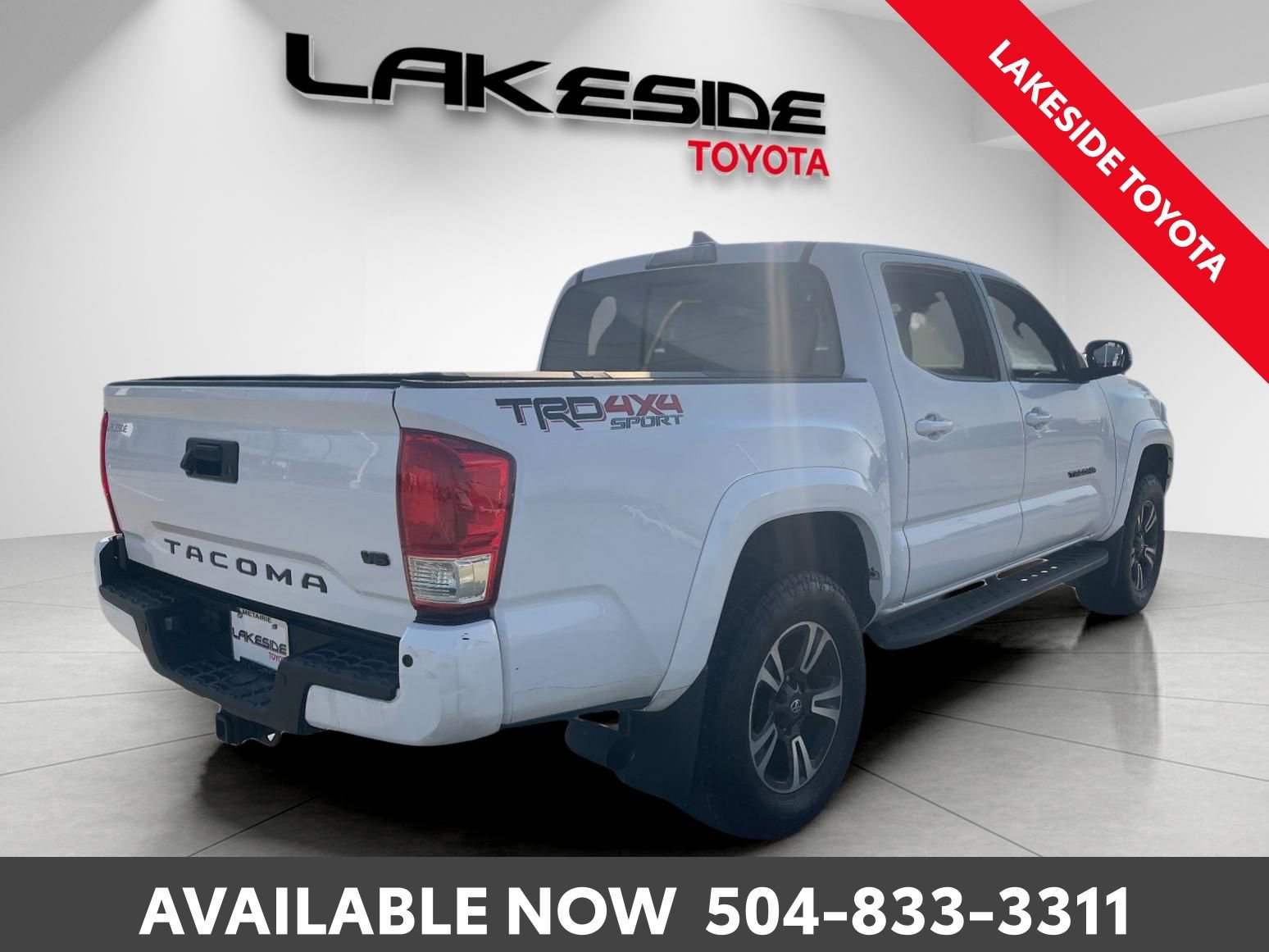 Used 2018 Toyota Tacoma TRD Sport image 6