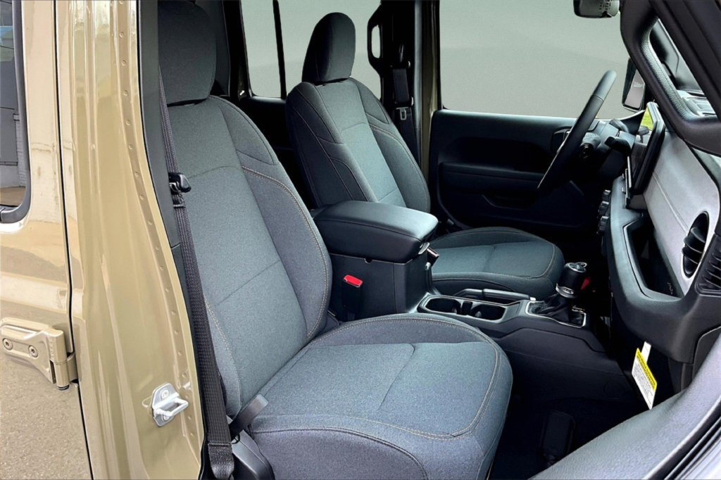 New 2025 Jeep Gladiator Sport AWD/4WD image 9