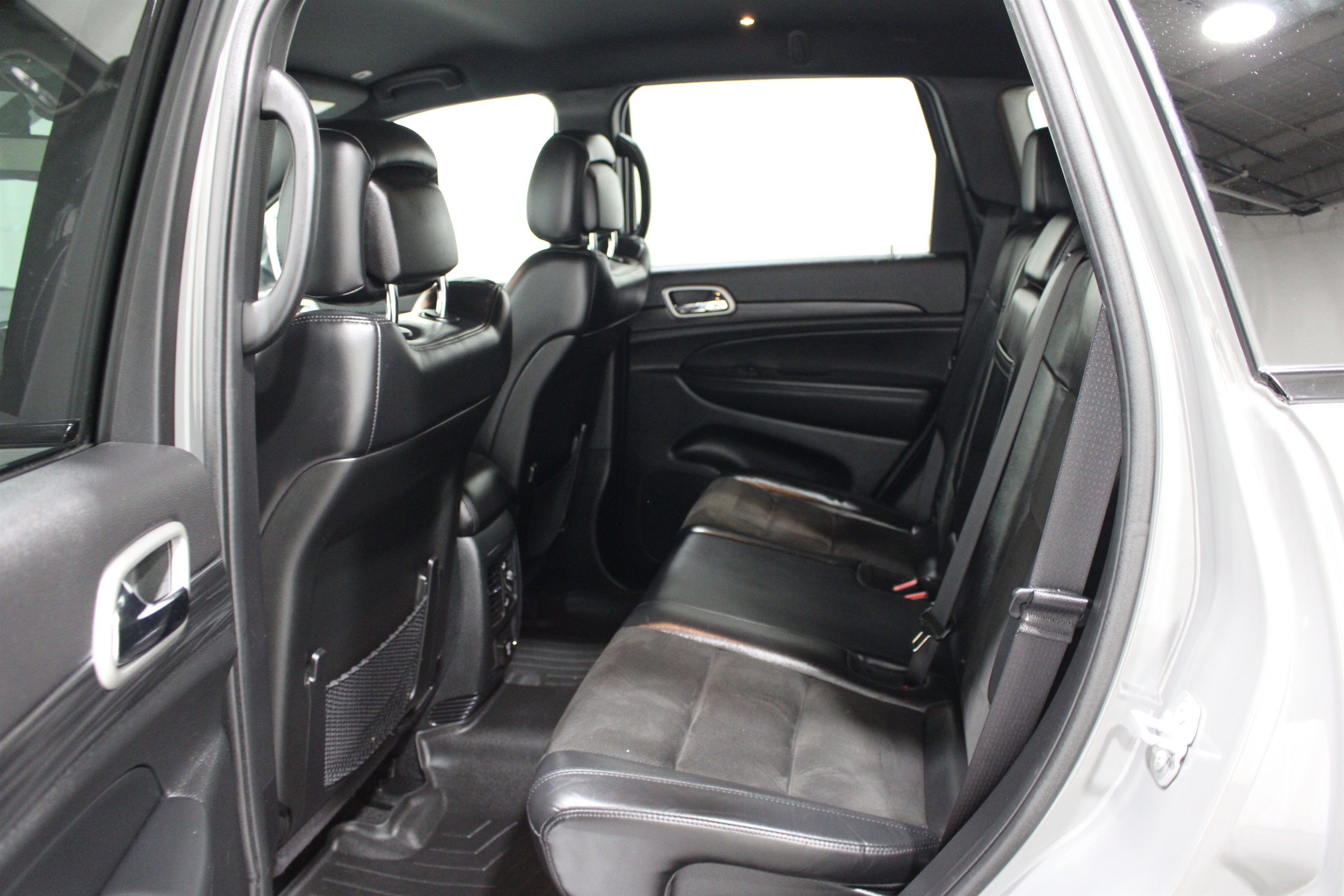 Used 2022 Jeep Grand Cherokee Laredo X AWD/4WD image 21
