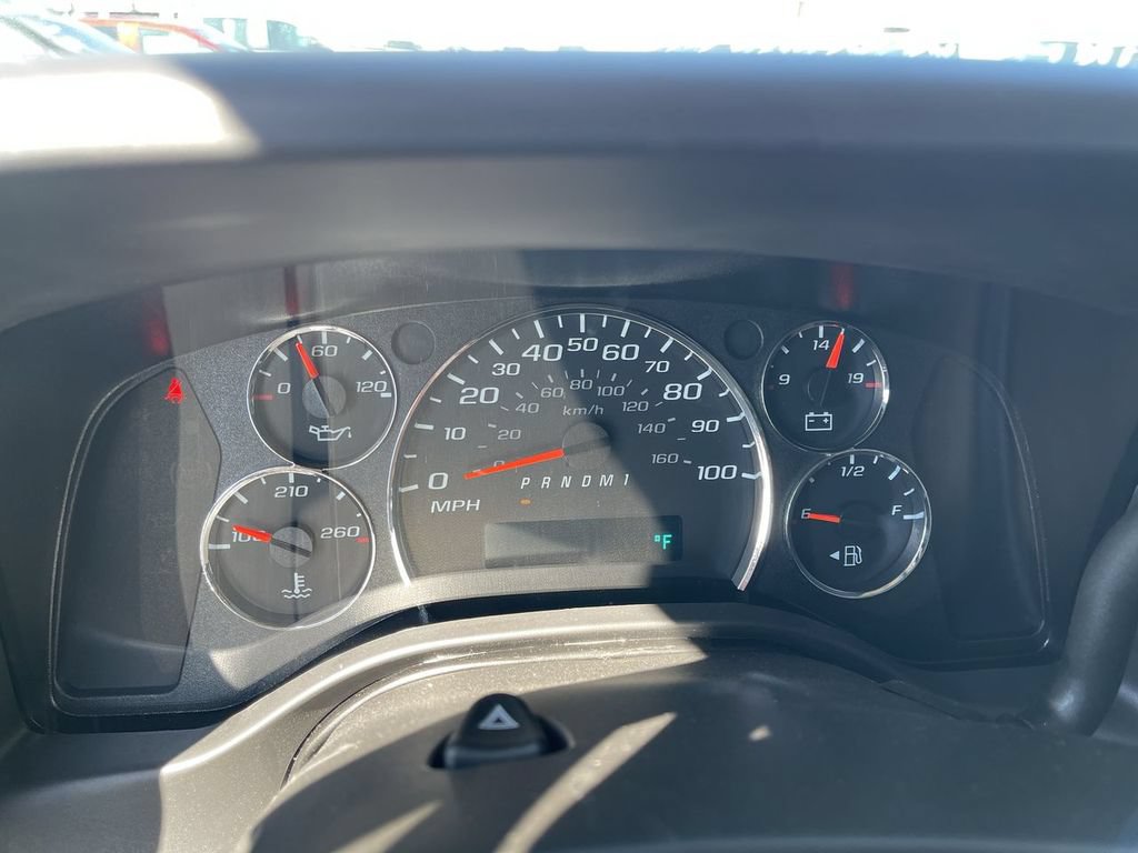 New 2025 Chevrolet Express 2500 w/ Driver Convenience Package RWD image 10
